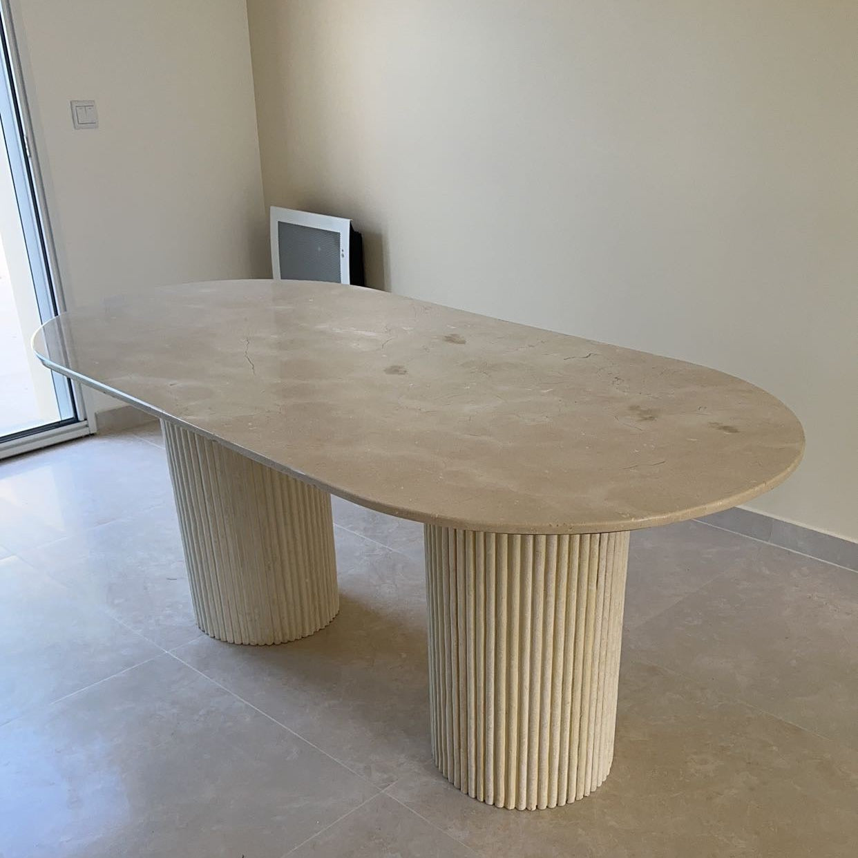 Table à manger oval en marbre crema beige